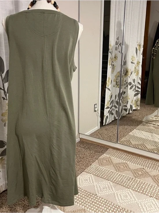 Wool& Sleeveless Olive Midi Dress with A-Line Silhouette Pockets - Picture 2 of 6
